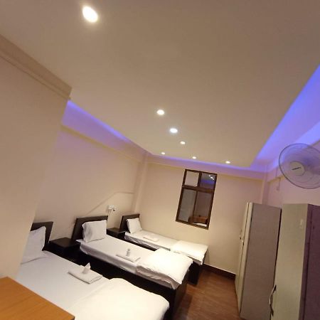 Oyo Thangal Hotel Imphal Eksteriør billede