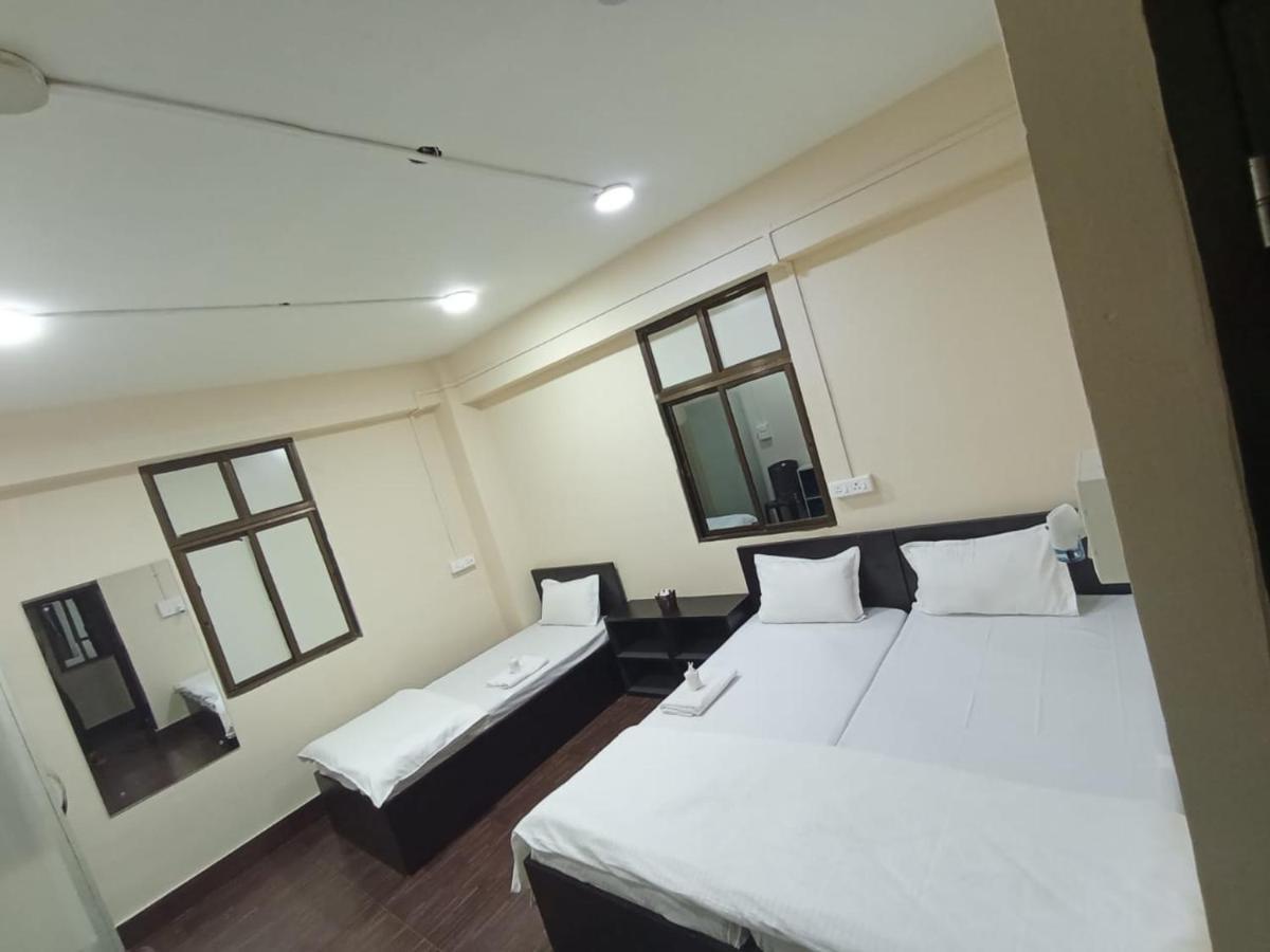 Oyo Thangal Hotel Imphal Eksteriør billede