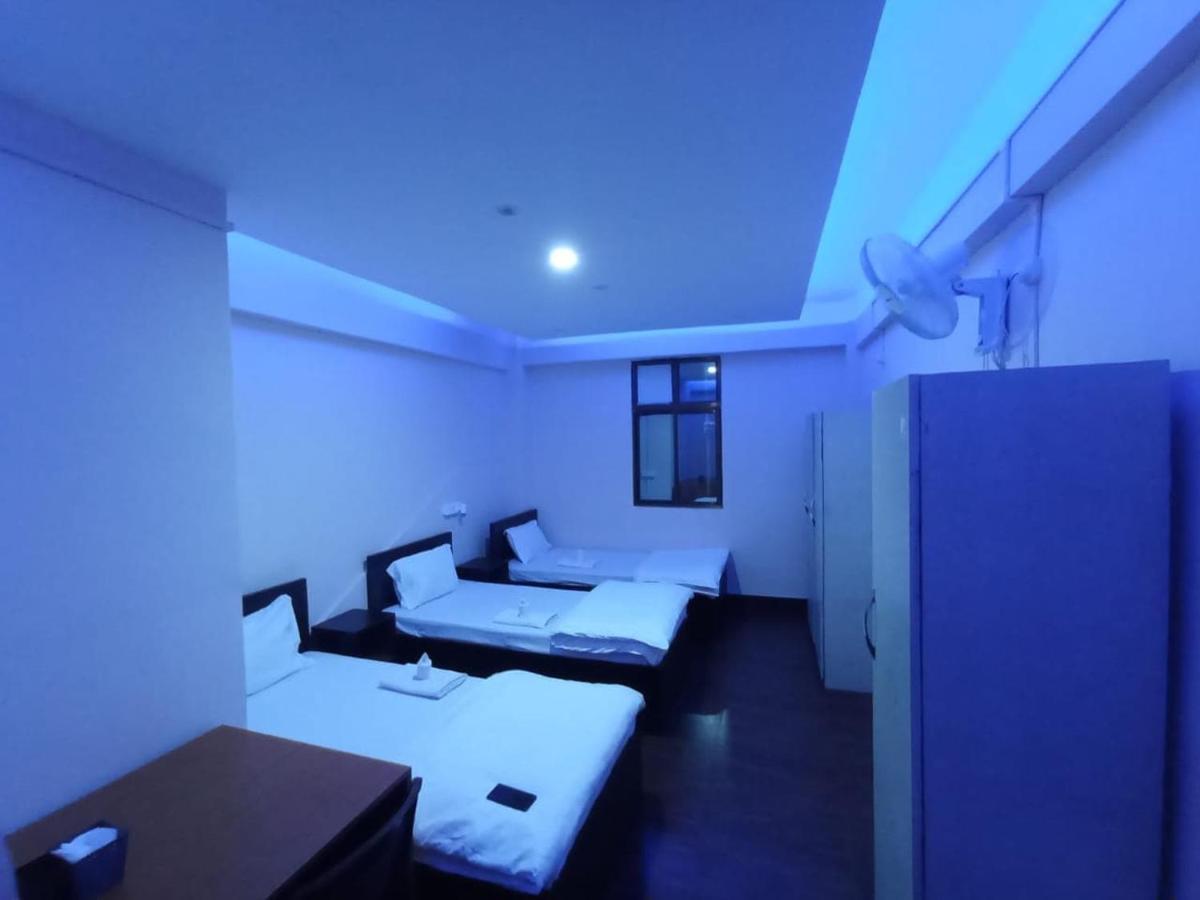 Oyo Thangal Hotel Imphal Eksteriør billede