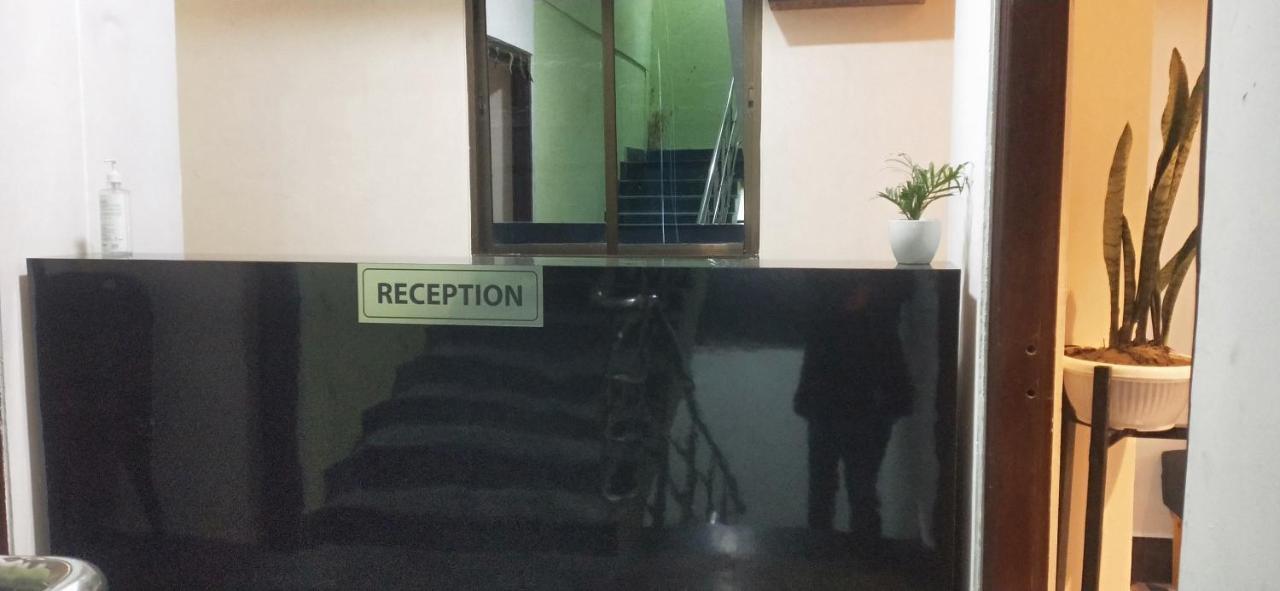 Oyo Thangal Hotel Imphal Eksteriør billede