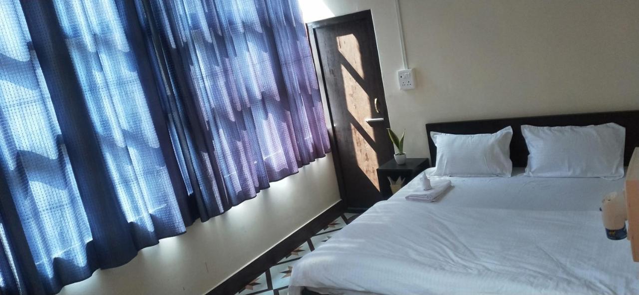 Oyo Thangal Hotel Imphal Eksteriør billede